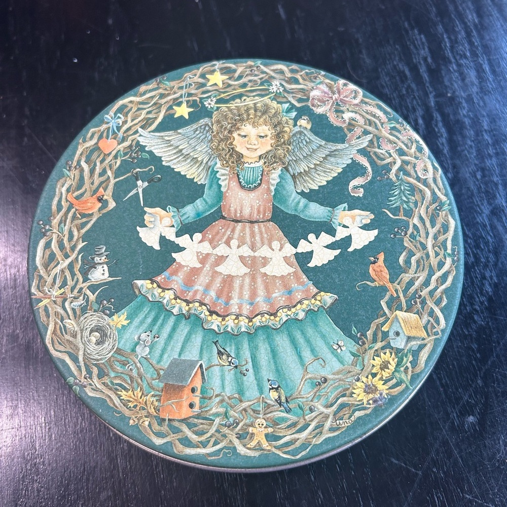 Decorative Angel Plate with Nature Motif- winter cardinals vines - green round